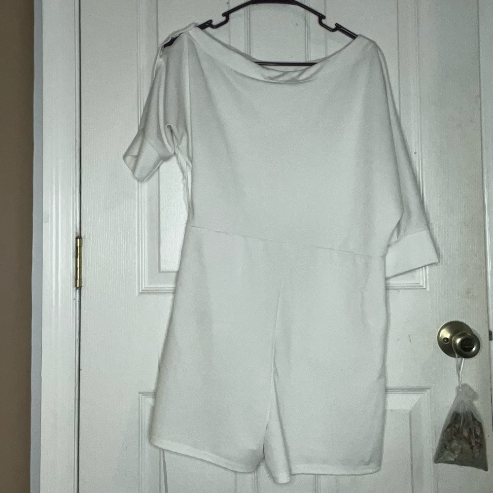 White romper - Picture 3 of 5